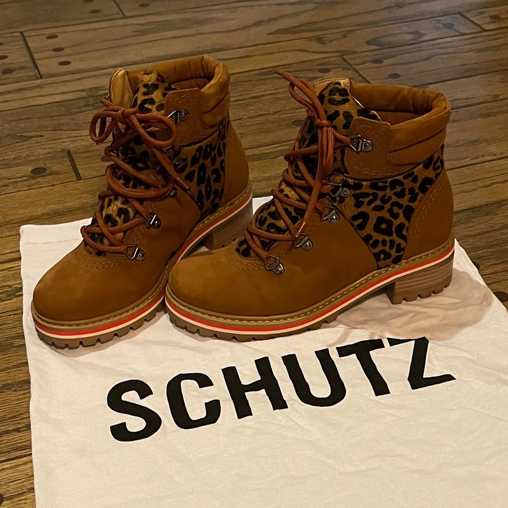 Combat boots